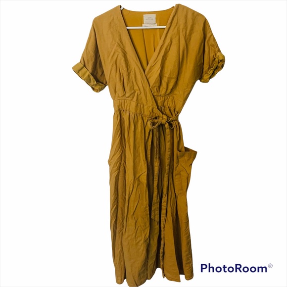 Urban Outfitters Gabrielle Linen Wrap Dress - Picture 4 of 12
